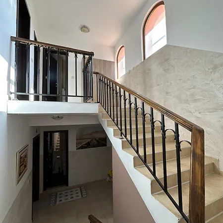 Gardenia Apartment